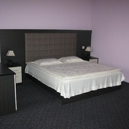 נברן Deniz Guest House מראה חיצוני תמונה