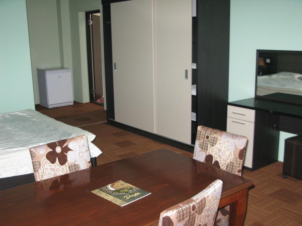 נברן Deniz Guest House מראה חיצוני תמונה